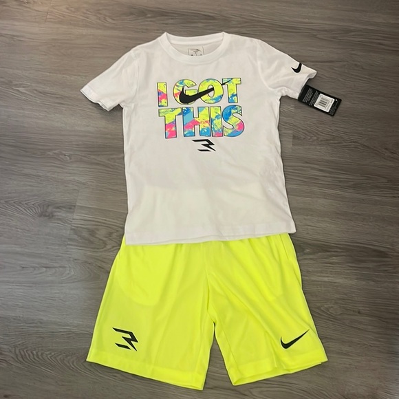 Nike Other - NWT Nike 2 piece short set
